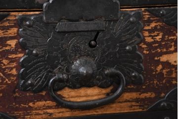和製アンティーク　上手物!!　八幡では珍しい、上段に小引き出し二杯付きの佐渡箪笥・上段(時代箪笥、八幡箪笥、ローボード、テレビ台、テレビボード、ローチェスト、収納たんす、衣装タンス、整理箪笥)(R-082336)