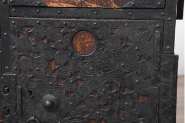 和製アンティーク　上手物!!　八幡では珍しい、上段に小引き出し二杯付きの佐渡箪笥・下段(時代箪笥、八幡箪笥、ローボード、テレビ台、テレビボード、ローチェスト、収納たんす、衣装タンス、整理箪笥)(R-082337)