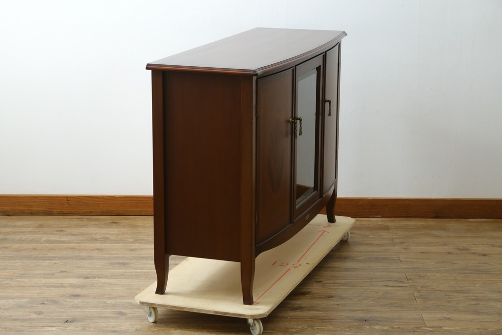 中古　美品　東海家具工業(Tokai Kagu)　ベネチア(Venezia)シリーズ　マホガニー材　ネオクラシカルな気品漂う意匠が魅力のイタリアンサイドボード　定価約15万円　(R-082338)