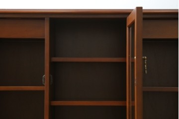 中古　美品　東海家具工業(Tokai Kagu)　ベネチア(Venezia)シリーズ　マホガニー材　ネオクラシカルな気品漂う意匠が魅力のイタリアンサイドボード　定価約15万円　(R-082338)