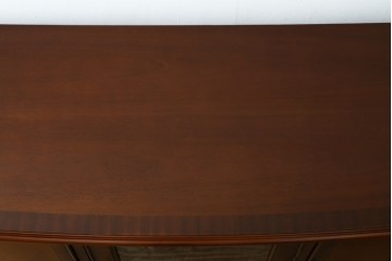 中古　美品　東海家具工業(Tokai Kagu)　ベネチア(Venezia)シリーズ　マホガニー材　ネオクラシカルな気品漂う意匠が魅力のイタリアンサイドボード　定価約15万円　(R-082338)