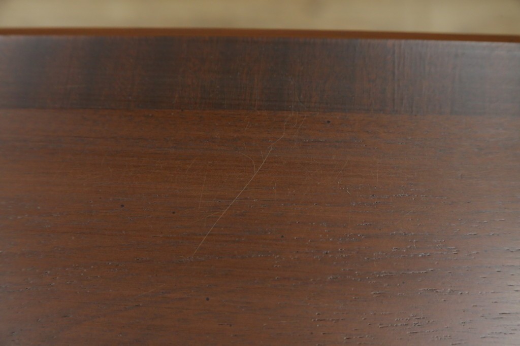 中古　美品　東海家具工業(Tokai Kagu)　ベネチア(Venezia)シリーズ　マホガニー材　ネオクラシカルな気品漂う意匠が魅力のイタリアンサイドボード　定価約15万円　(R-082338)