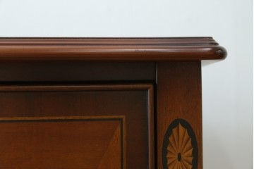 中古　美品　東海家具工業(Tokai Kagu)　ベネチア(Venezia)シリーズ　マホガニー材　ネオクラシカルな気品漂う意匠が魅力のイタリアンサイドボード　定価約15万円　(R-082338)