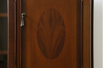 中古　美品　東海家具工業(Tokai Kagu)　ベネチア(Venezia)シリーズ　マホガニー材　ネオクラシカルな気品漂う意匠が魅力のイタリアンサイドボード　定価約15万円　(R-082338)