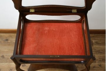 中古　人気の猫脚!!　象嵌入り　クラシカルな雰囲気漂うジュエリーケース(サイドテーブル、ガラスケース、ショーケース、コレクションケース)(R-082339)
