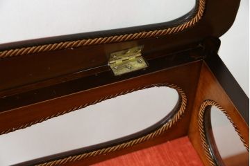 中古　人気の猫脚!!　象嵌入り　クラシカルな雰囲気漂うジュエリーケース(サイドテーブル、ガラスケース、ショーケース、コレクションケース)(R-082339)