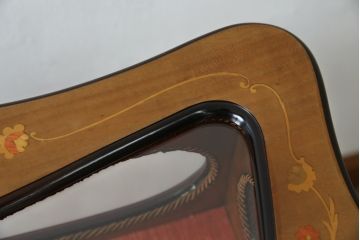 中古　人気の猫脚!!　象嵌入り　クラシカルな雰囲気漂うジュエリーケース(サイドテーブル、ガラスケース、ショーケース、コレクションケース)(R-082339)