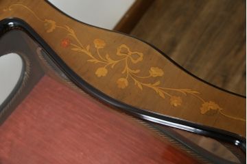 中古　人気の猫脚!!　象嵌入り　クラシカルな雰囲気漂うジュエリーケース(サイドテーブル、ガラスケース、ショーケース、コレクションケース)(R-082339)