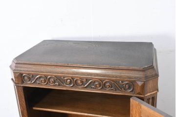 イギリスアンティーク　人気の薄型!!　オーク材　アールデコ　クラシカルな佇まいが魅力的なワードローブ(洋服タンス、衣装タンス、キャビネット、収納棚、戸棚、英国)(R-082341)