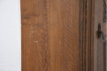 イギリスアンティーク　人気の薄型!!　オーク材　アールデコ　クラシカルな佇まいが魅力的なワードローブ(洋服タンス、衣装タンス、キャビネット、収納棚、戸棚、英国)(R-082341)