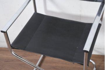 アメリカビンテージ　スチール製　シンプルでかっこいい折り畳み式ディレクターズチェア(椅子、イス、アームチェア、ヴィンテージ)(R-082342)