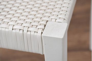 中古　ドイツ　アウトドアリビングブランド　DEDON(デドン)　屋外でも屋内でも使えるモダンなプレイサイドチェア2脚セット(テラスチェア、ガーデンファニチャー、イス、椅子、バラ売り可能)(定価2脚で約20万円)(R-082343)