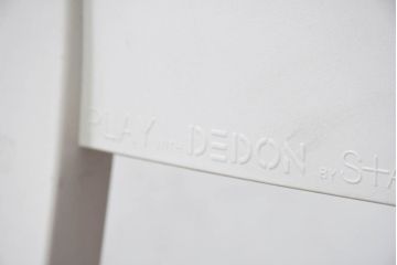 中古　ドイツ　アウトドアリビングブランド　DEDON(デドン)　屋外でも屋内でも使えるモダンなプレイサイドチェア2脚セット(テラスチェア、ガーデンファニチャー、イス、椅子、バラ売り可能)(定価2脚で約20万円)(R-082343)