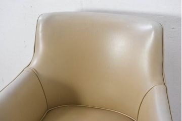 ビンテージ　ミッドセンチュリーな雰囲気のお部屋にもぴったりのレトロなアルミ脚のアームチェア(椅子、イス、ラウンジチェア、ヴィンテージ)(R-082345)