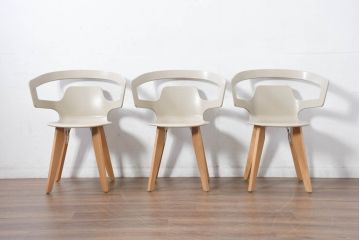 中古　Cassina(カッシーナ)　Alias(アリアス)　曲線フォルムと木脚がおしゃれなSegesta Wood(セジェスタウッド)　558　アームチェア3脚セット(ダイニングチェア、椅子、イス、バラ売り可能)(定価3脚で約46万円)(R-082346)