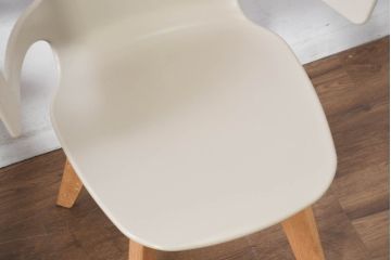 中古　Cassina(カッシーナ)　Alias(アリアス)　曲線フォルムと木脚がおしゃれなSegesta Wood(セジェスタウッド)　558　アームチェア3脚セット(ダイニングチェア、椅子、イス、バラ売り可能)(定価3脚で約46万円)(R-082346)