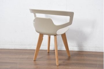 中古　Cassina(カッシーナ)　Alias(アリアス)　曲線フォルムと木脚がおしゃれなSegesta Wood(セジェスタウッド)　558　アームチェア3脚セット(ダイニングチェア、椅子、イス、バラ売り可能)(定価3脚で約46万円)(R-082346)