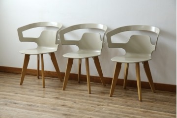 中古　Cassina(カッシーナ)　Alias(アリアス)　曲線フォルムと木脚がおしゃれなSegesta Wood(セジェスタウッド)　558　アームチェア3脚セット(ダイニングチェア、椅子、イス、バラ売り可能)(定価3脚で約46万円)(R-082346)