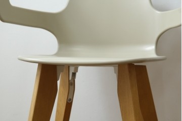 中古　Cassina(カッシーナ)　Alias(アリアス)　曲線フォルムと木脚がおしゃれなSegesta Wood(セジェスタウッド)　558　アームチェア3脚セット(ダイニングチェア、椅子、イス、バラ売り可能)(定価3脚で約46万円)(R-082346)