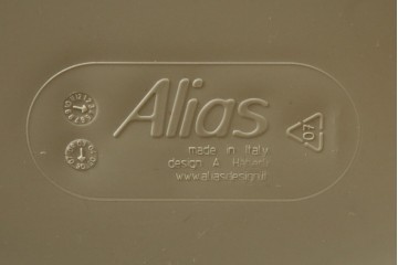 中古　Cassina(カッシーナ)　Alias(アリアス)　曲線フォルムと木脚がおしゃれなSegesta Wood(セジェスタウッド)　558　アームチェア3脚セット(ダイニングチェア、椅子、イス、バラ売り可能)(定価3脚で約46万円)(R-082346)