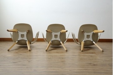 中古　Cassina(カッシーナ)　Alias(アリアス)　曲線フォルムと木脚がおしゃれなSegesta Wood(セジェスタウッド)　558　アームチェア3脚セット(ダイニングチェア、椅子、イス、バラ売り可能)(定価3脚で約46万円)(R-082346)