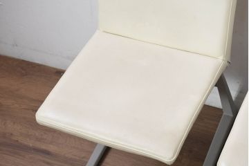 中古　Boconcept(ボーコンセプト)　Mariposa Deluxe(マリポサ デラックス)　スタイリッシュなソリ脚デザインが目を引く本革(レザー)ダイニングチェア4脚セット(アームレスチェア、椅子、イス、バラ売り可能)(定価4脚で約34万円)(R-082347)