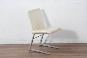 中古　Boconcept(ボーコンセプト)　Mariposa Deluxe(マリポサ デラックス)　スタイリッシュなソリ脚デザインが目を引く本革(レザー)ダイニングチェア4脚セット(アームレスチェア、椅子、イス、バラ売り可能)(定価4脚で約34万円)(R-082347)