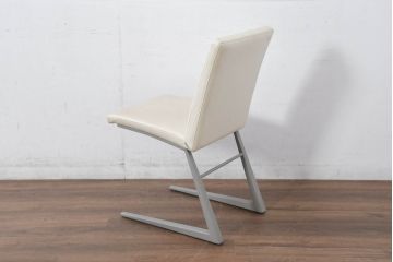 中古　Boconcept(ボーコンセプト)　Mariposa Deluxe(マリポサ デラックス)　スタイリッシュなソリ脚デザインが目を引く本革(レザー)ダイニングチェア4脚セット(アームレスチェア、椅子、イス、バラ売り可能)(定価4脚で約34万円)(R-082347)