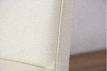中古　Boconcept(ボーコンセプト)　Mariposa Deluxe(マリポサ デラックス)　スタイリッシュなソリ脚デザインが目を引く本革(レザー)ダイニングチェア4脚セット(アームレスチェア、椅子、イス、バラ売り可能)(定価4脚で約34万円)(R-082347)