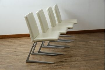 中古　Boconcept(ボーコンセプト)　Mariposa Deluxe(マリポサ デラックス)　スタイリッシュなソリ脚デザインが目を引く本革(レザー)ダイニングチェア4脚セット(アームレスチェア、椅子、イス、バラ売り可能)(定価4脚で約34万円)(R-082347)