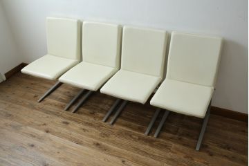 中古　Boconcept(ボーコンセプト)　Mariposa Deluxe(マリポサ デラックス)　スタイリッシュなソリ脚デザインが目を引く本革(レザー)ダイニングチェア4脚セット(アームレスチェア、椅子、イス、バラ売り可能)(定価4脚で約34万円)(R-082347)
