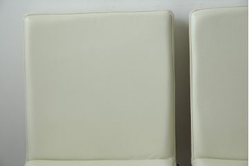 中古　Boconcept(ボーコンセプト)　Mariposa Deluxe(マリポサ デラックス)　スタイリッシュなソリ脚デザインが目を引く本革(レザー)ダイニングチェア4脚セット(アームレスチェア、椅子、イス、バラ売り可能)(定価4脚で約34万円)(R-082347)