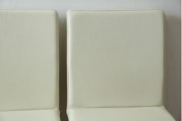 中古　Boconcept(ボーコンセプト)　Mariposa Deluxe(マリポサ デラックス)　スタイリッシュなソリ脚デザインが目を引く本革(レザー)ダイニングチェア4脚セット(アームレスチェア、椅子、イス、バラ売り可能)(定価4脚で約34万円)(R-082347)