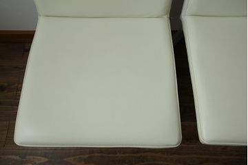 中古　Boconcept(ボーコンセプト)　Mariposa Deluxe(マリポサ デラックス)　スタイリッシュなソリ脚デザインが目を引く本革(レザー)ダイニングチェア4脚セット(アームレスチェア、椅子、イス、バラ売り可能)(定価4脚で約34万円)(R-082347)