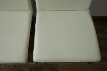 中古　Boconcept(ボーコンセプト)　Mariposa Deluxe(マリポサ デラックス)　スタイリッシュなソリ脚デザインが目を引く本革(レザー)ダイニングチェア4脚セット(アームレスチェア、椅子、イス、バラ売り可能)(定価4脚で約34万円)(R-082347)