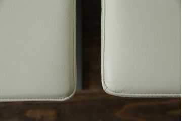 中古　Boconcept(ボーコンセプト)　Mariposa Deluxe(マリポサ デラックス)　スタイリッシュなソリ脚デザインが目を引く本革(レザー)ダイニングチェア4脚セット(アームレスチェア、椅子、イス、バラ売り可能)(定価4脚で約34万円)(R-082347)