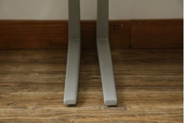 中古　Boconcept(ボーコンセプト)　Mariposa Deluxe(マリポサ デラックス)　スタイリッシュなソリ脚デザインが目を引く本革(レザー)ダイニングチェア4脚セット(アームレスチェア、椅子、イス、バラ売り可能)(定価4脚で約34万円)(R-082347)