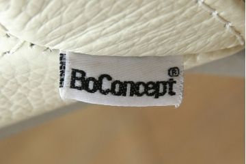 中古　Boconcept(ボーコンセプト)　Mariposa Deluxe(マリポサ デラックス)　スタイリッシュなソリ脚デザインが目を引く本革(レザー)ダイニングチェア4脚セット(アームレスチェア、椅子、イス、バラ売り可能)(定価4脚で約34万円)(R-082347)