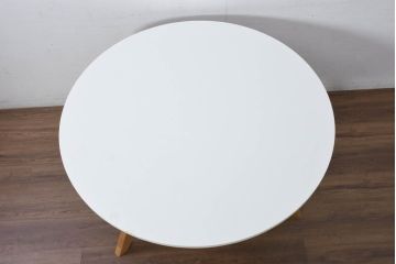 中古　特注モデル　Cassina(カッシーナ)　Alias(アリアス)　曲線フォルムと木脚がおしゃれなAgo(アゴ)　ラウンドダイニングテーブル(2人掛け、3人掛けダイニングテーブル、丸テーブル、ミーティングテーブル、打ち合わせテーブル、会議テーブル)(定価約52万円)(R-082348)