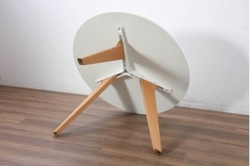 中古　特注モデル　Cassina(カッシーナ)　Alias(アリアス)　曲線フォルムと木脚がおしゃれなAgo(アゴ)　ラウンドダイニングテーブル(2人掛け、3人掛けダイニングテーブル、丸テーブル、ミーティングテーブル、打ち合わせテーブル、会議テーブル)(定価約52万円)(R-082348)