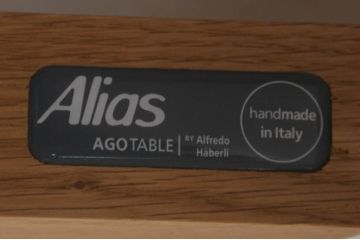 中古　特注モデル　Cassina(カッシーナ)　Alias(アリアス)　曲線フォルムと木脚がおしゃれなAgo(アゴ)　ラウンドダイニングテーブル(2人掛け、3人掛けダイニングテーブル、丸テーブル、ミーティングテーブル、打ち合わせテーブル、会議テーブル)(定価約52万円)(R-082348)