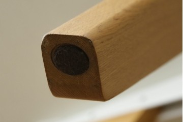 中古　特注モデル　Cassina(カッシーナ)　Alias(アリアス)　曲線フォルムと木脚がおしゃれなAgo(アゴ)　ラウンドダイニングテーブル　定価約52万円相当　(R-082348)