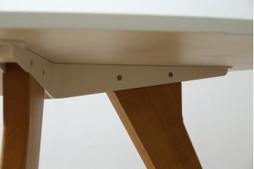 中古　特注モデル　Cassina(カッシーナ)　Alias(アリアス)　曲線フォルムと木脚がおしゃれなAgo(アゴ)　ラウンドダイニングテーブル　定価約52万円相当　(R-082348)