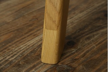 中古　特注モデル　Cassina(カッシーナ)　Alias(アリアス)　曲線フォルムと木脚がおしゃれなAgo(アゴ)　ラウンドダイニングテーブル　定価約52万円相当　(R-082348)