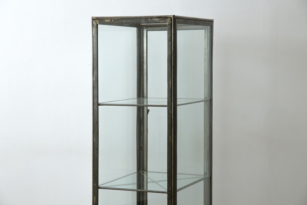 中古　アイアン製　アンティーク調　インダストリアルデザインの無骨な雰囲気がおしゃれな縦型Gケース　(R-082349)