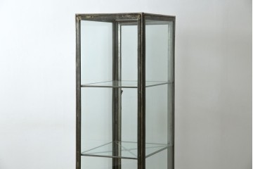 中古　アイアン製　アンティーク調　インダストリアルデザインの無骨な雰囲気がおしゃれな縦型Gケース　(R-082349)