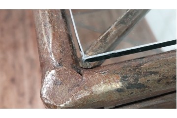 中古　アイアン製　アンティーク調　インダストリアルデザインの無骨な雰囲気がおしゃれな縦型Gケース　(R-082349)