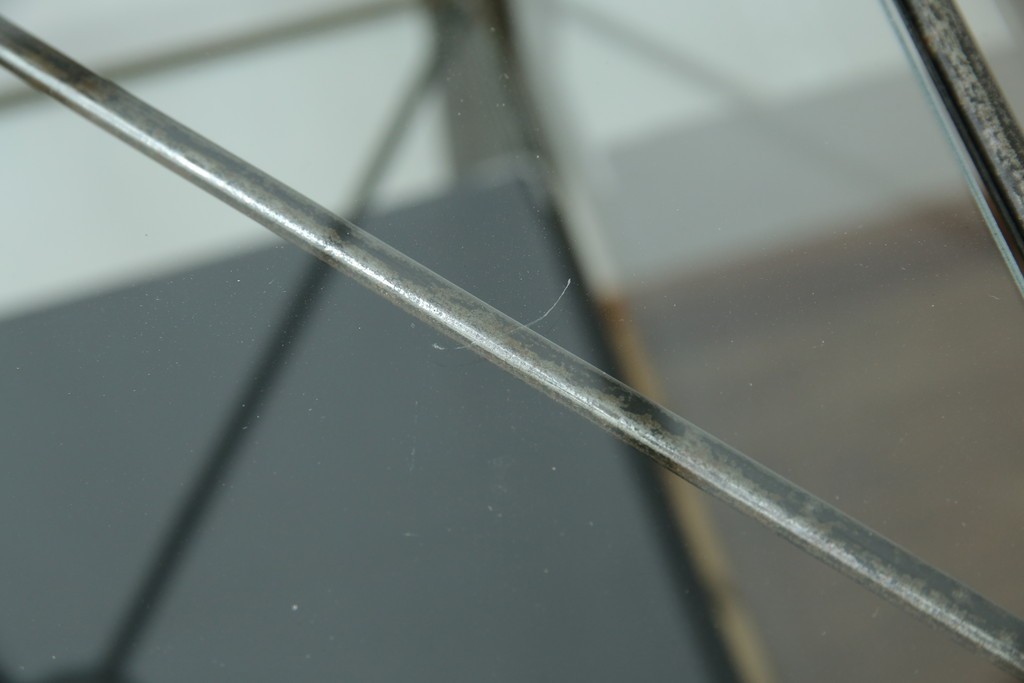 中古　アイアン製　アンティーク調　インダストリアルデザインの無骨な雰囲気がおしゃれな縦型Gケース　(R-082349)