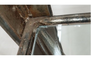 中古　アイアン製　アンティーク調　インダストリアルデザインの無骨な雰囲気がおしゃれな縦型Gケース　(R-082349)