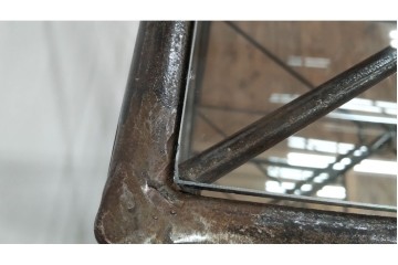 中古　アイアン製　アンティーク調　インダストリアルデザインの無骨な雰囲気がおしゃれな縦型Gケース　(R-082349)